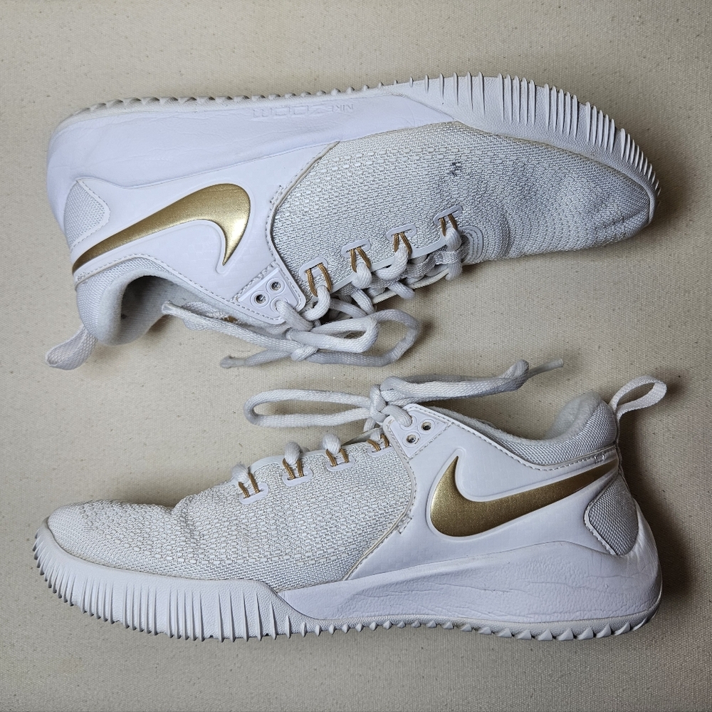 Nike Air Zoom Hyperace 2 Volleyball Shoes White/Gold Youth 6Y (W 7–7.5)